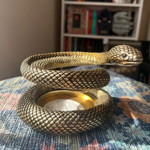 Bath & Body Snake candle holder